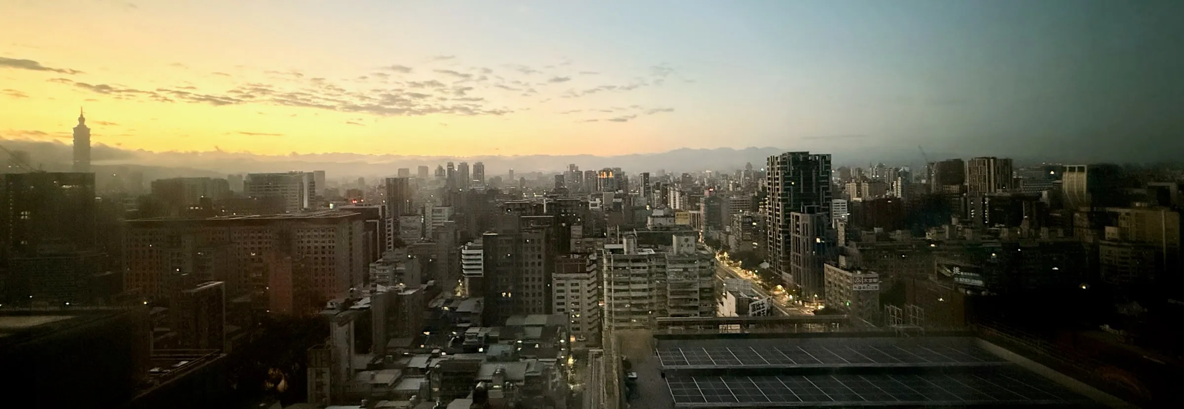 西の東屋 カバー写真